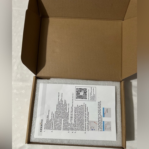 Fingerprint Door Lock with Touch Screen - Picture 4 of 5